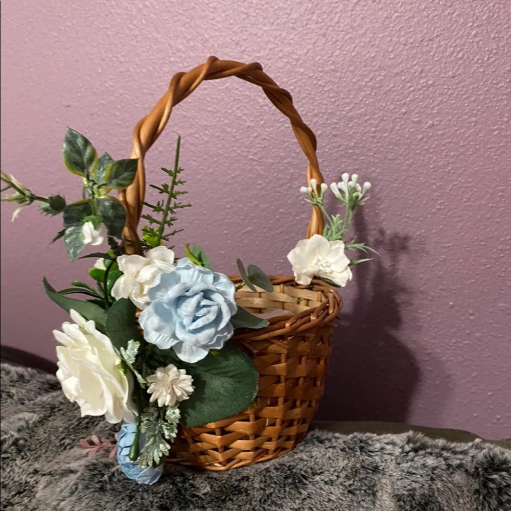 Wedding flower girl basket